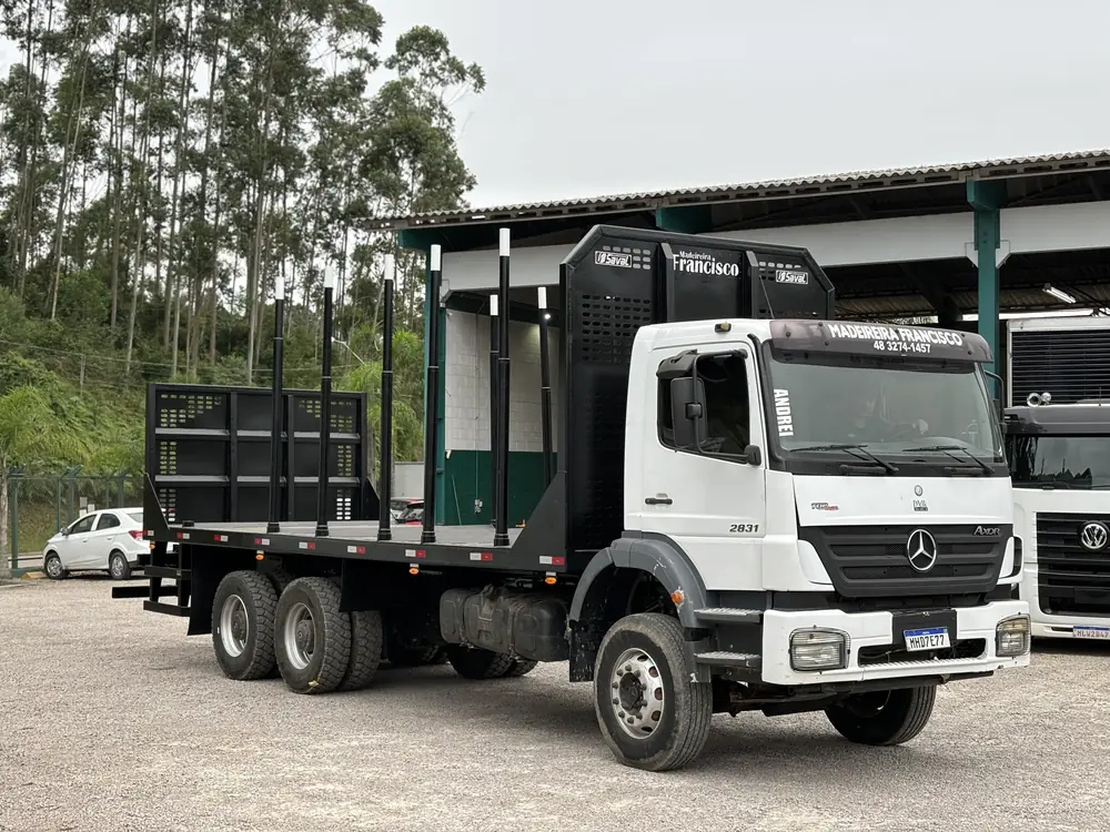 Carroceria transtora florestal para transporte de toras (foto 3 de 5)
